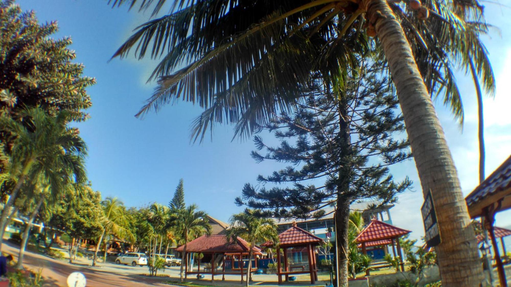 Amazing Beach Resort Palu Exterior photo