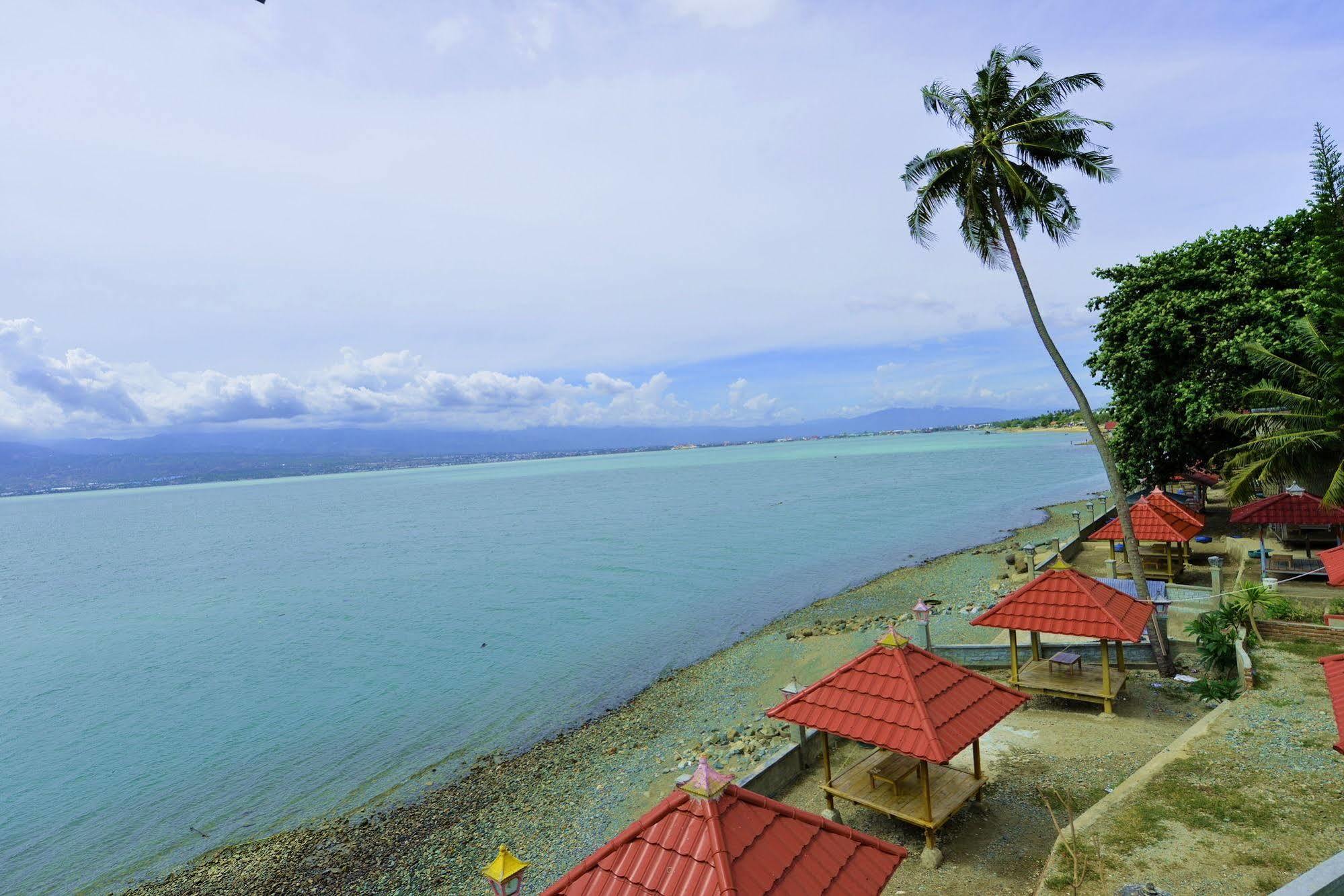 Amazing Beach Resort Palu Exterior photo